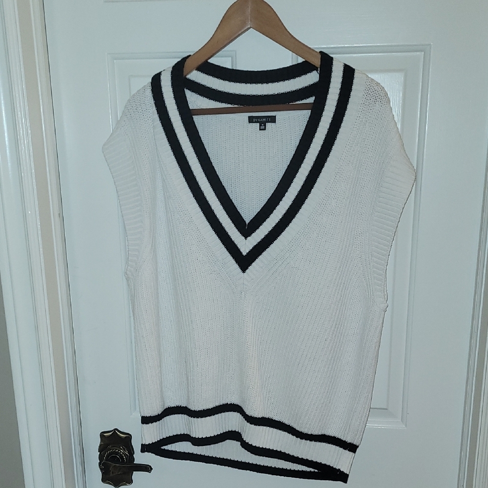 Dynamite | White and Black V-Neck Sweater Vest